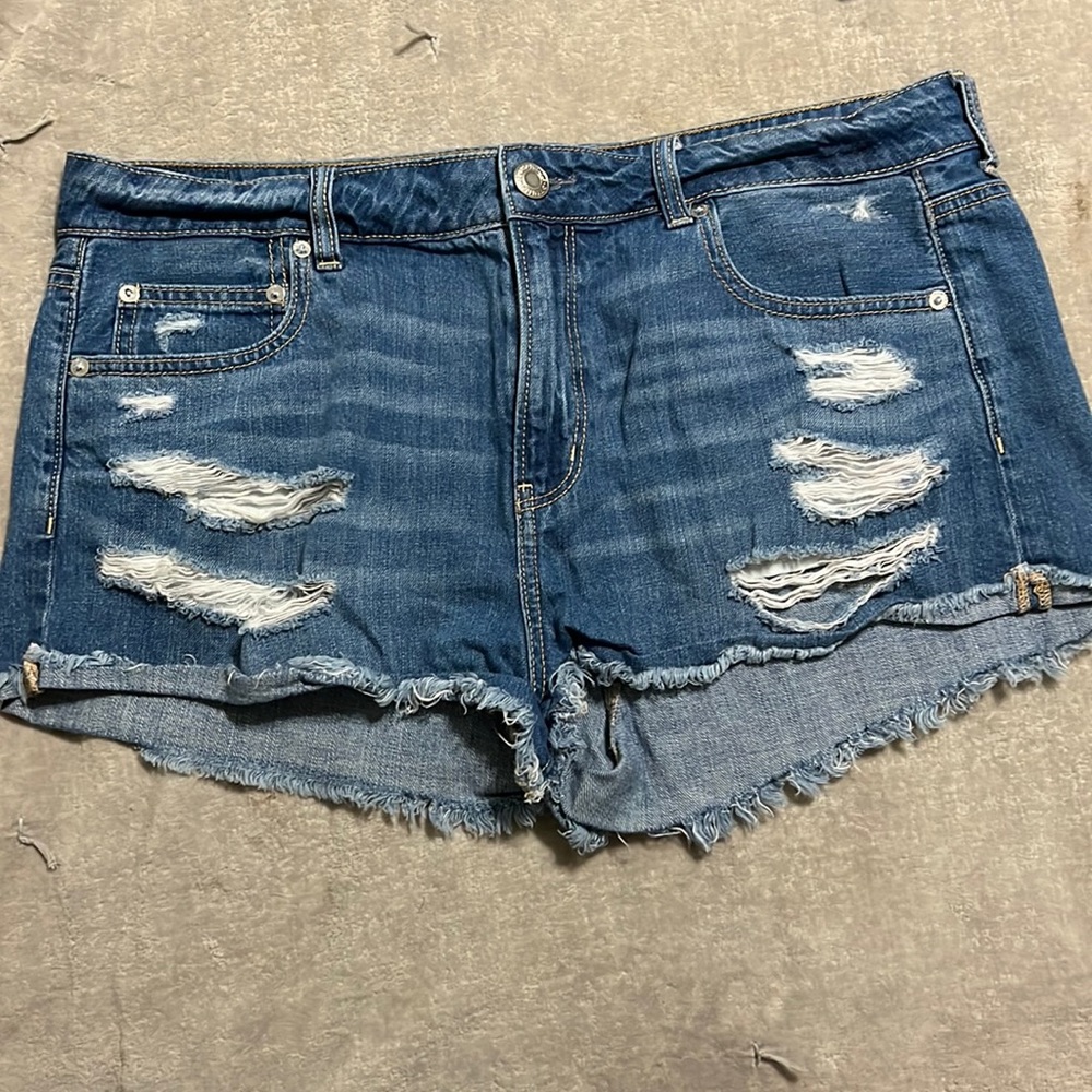American Eagle Tomgirl shortie.